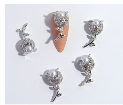 Nagelschmuck Zirkonia-Blume Quastenkette