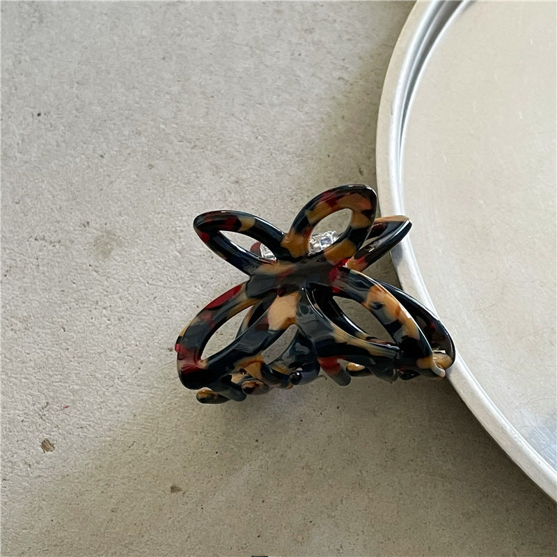 Modische Retro-Schmetterlings-Haarspange in Farbe
