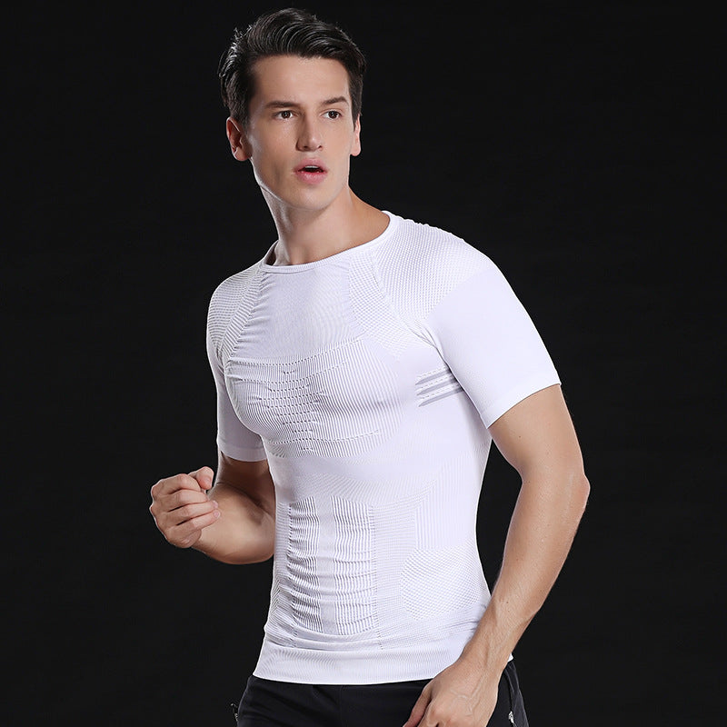 Eng anliegendes Kurzarmshirt