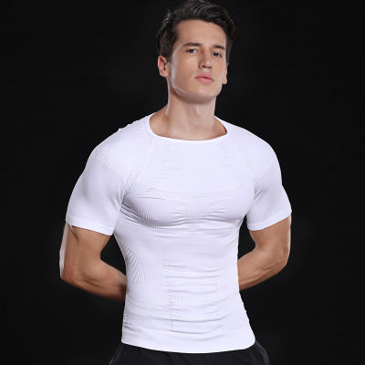 Eng anliegendes Kurzarmshirt