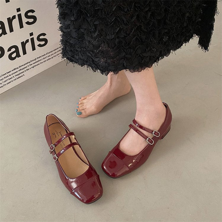 Sapatos femininos de salto alto com fivela quadrada e salto médio