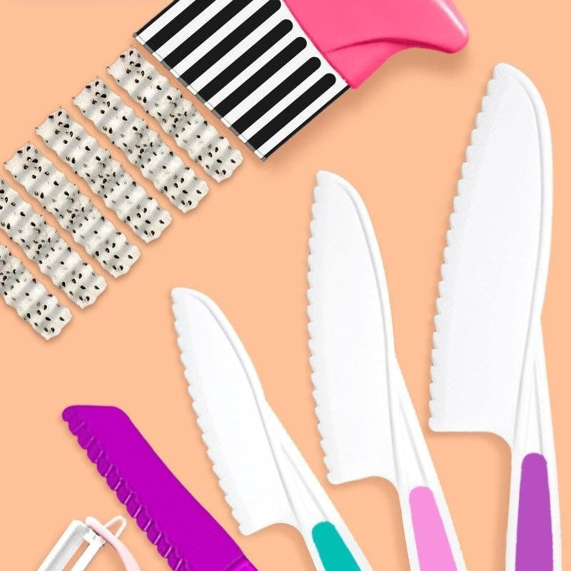 Wave Cutting Board Plastic Fruit Knife Set