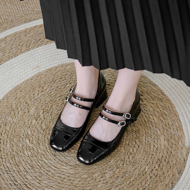 Sapatos femininos de salto alto com fivela quadrada e salto médio