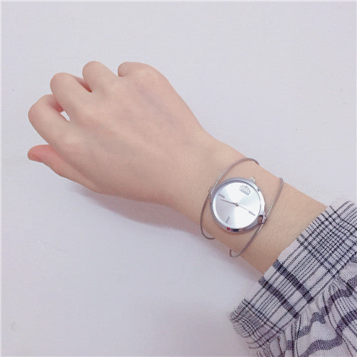 Relógio retrô feminino redondo com pulseira de fio de aço único