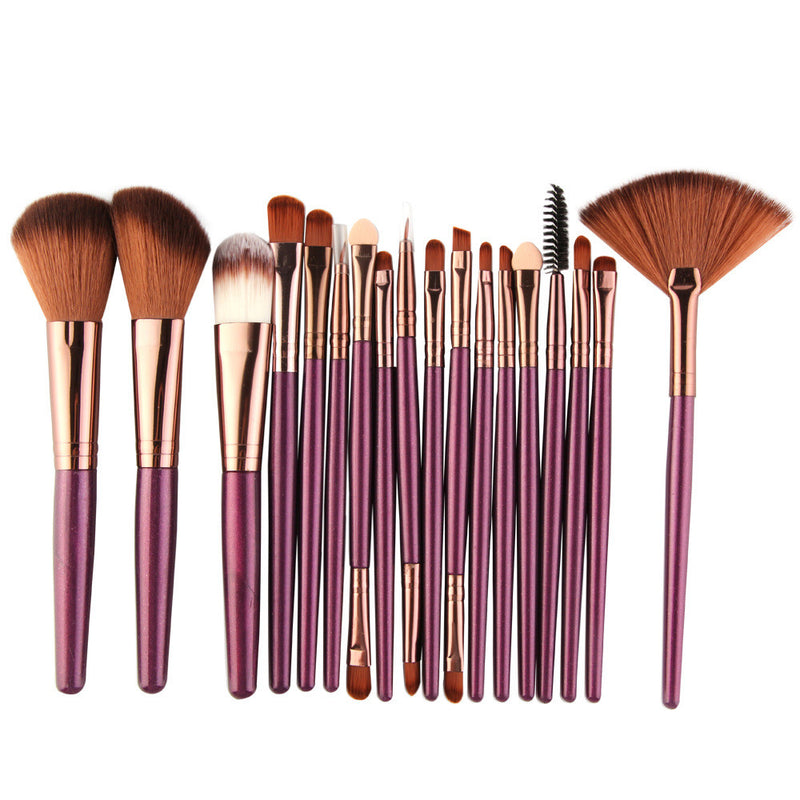 Lidschattenpinsel, Rougepinsel, Lippenpinsel und fächerförmiges Make-up-Pinsel-Set