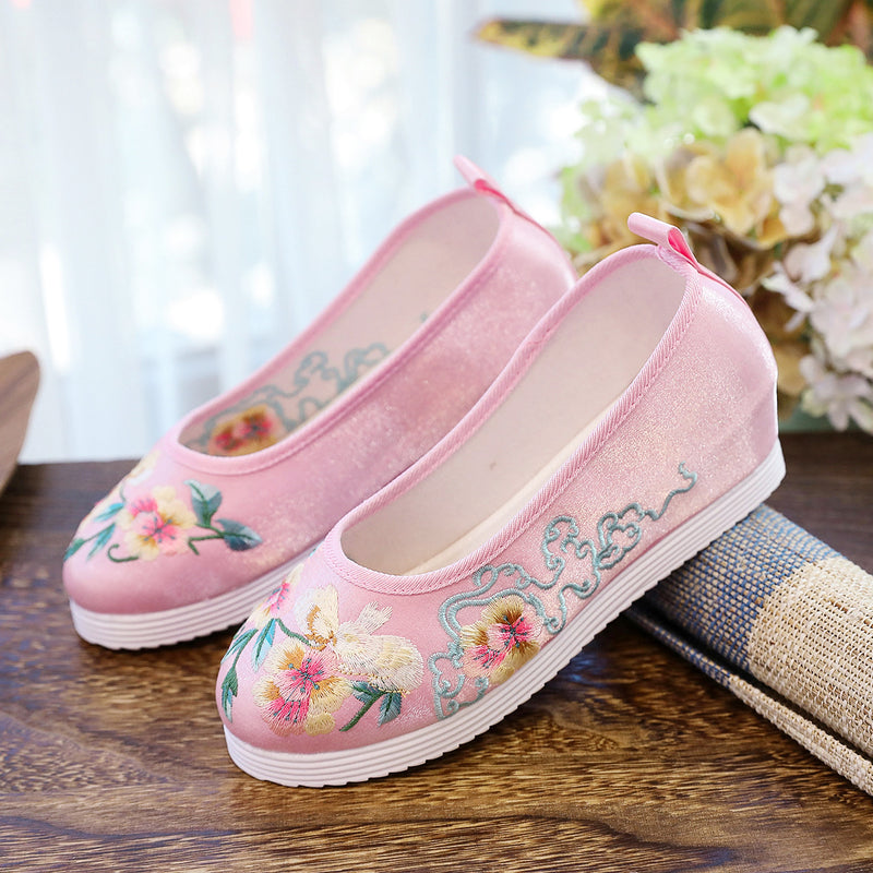Frühlings- und Herbst-Antik-Studenten-Stickbaumwollschuhe