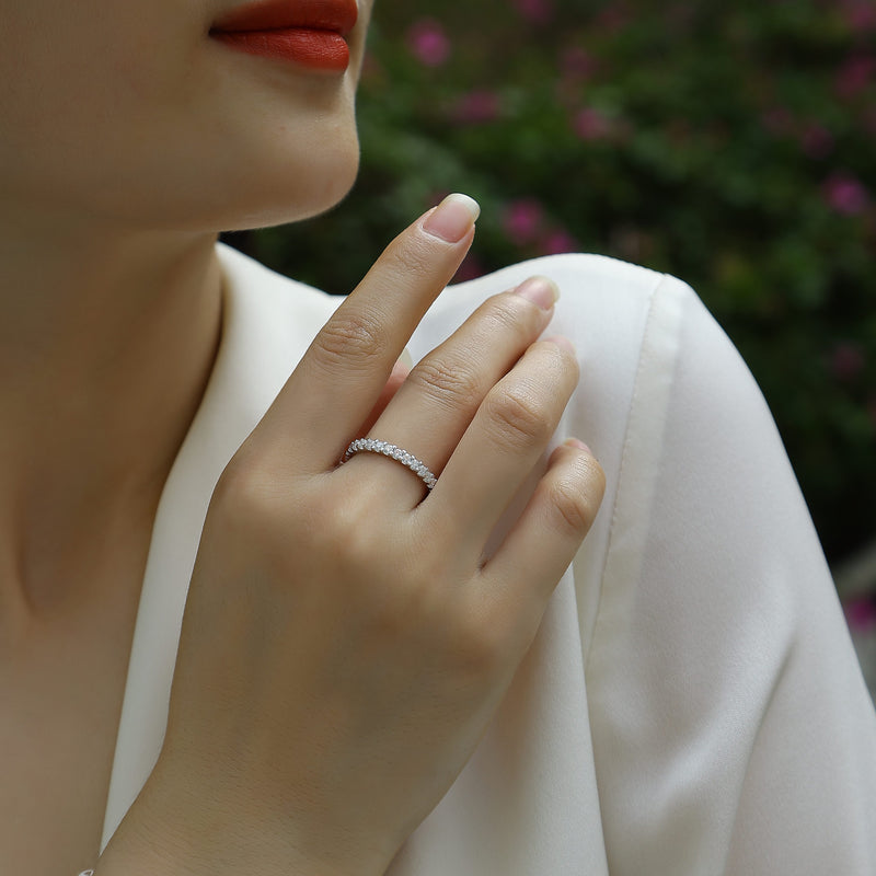 Wish – Ein Ehering-Set mit hochwertigem Moissanit, S925 Silber und platinbeschichtet. Der Ring ist mit einem Diamanttester prüfbar.