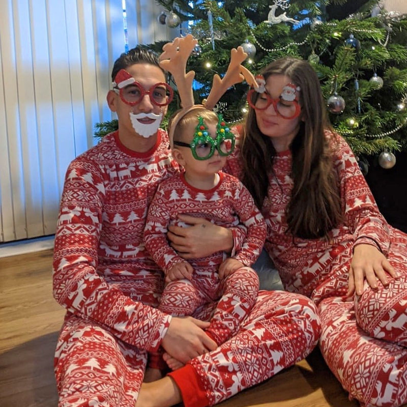 Weihnachts-Partnerlook für Eltern und Kind