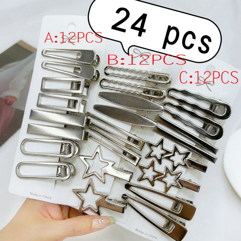 24-teiliges Set im Cold-Style mit herzförmigen Strass-Buchstaben-Entenschnabel-Haarspangen