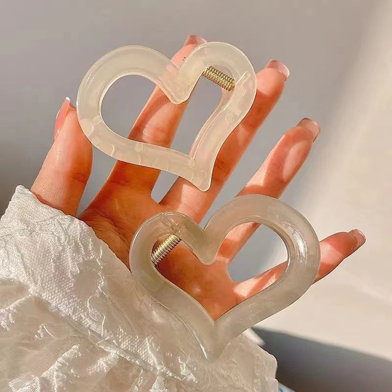 Süße, herzförmige Haarspange für Damen mit Herz-Design am Hinterkopf