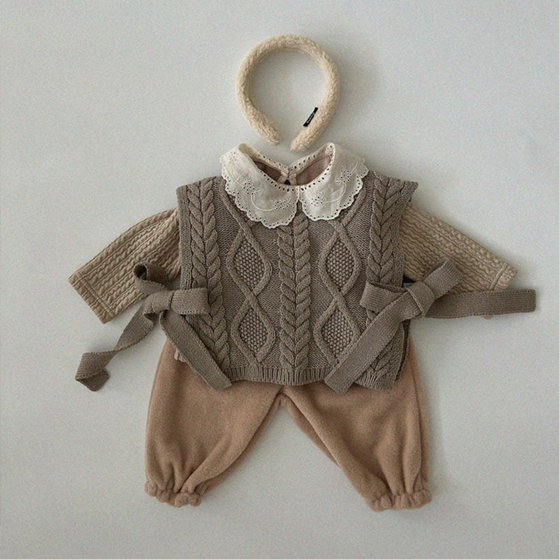 Top de gola de renda em algodão cardado para bebé menina