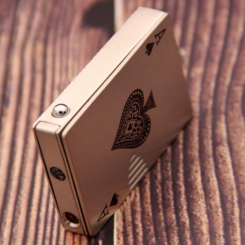 Isqueiro Insuflável Eletrónico À Prova de Vento com Design Criativo de Cartas de Jogar