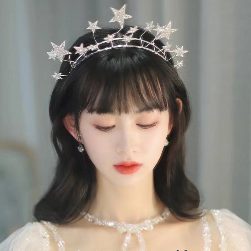 Mit Sternen besetztes Haarband, super glänzendes Brautkleid