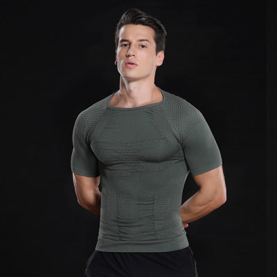Eng anliegendes Kurzarmshirt