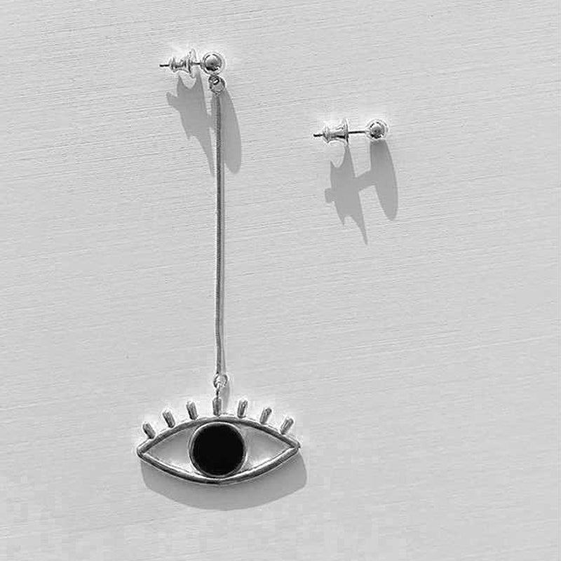 Long cutout eye stud earrings