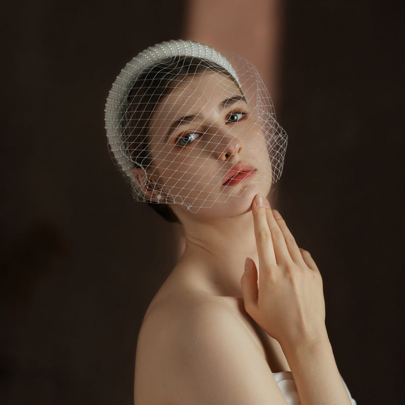 Französischer Brautschleier im Hepburn-Stil, weiß, Vintage, Perlen, grobmaschig, Netz, Stirnband