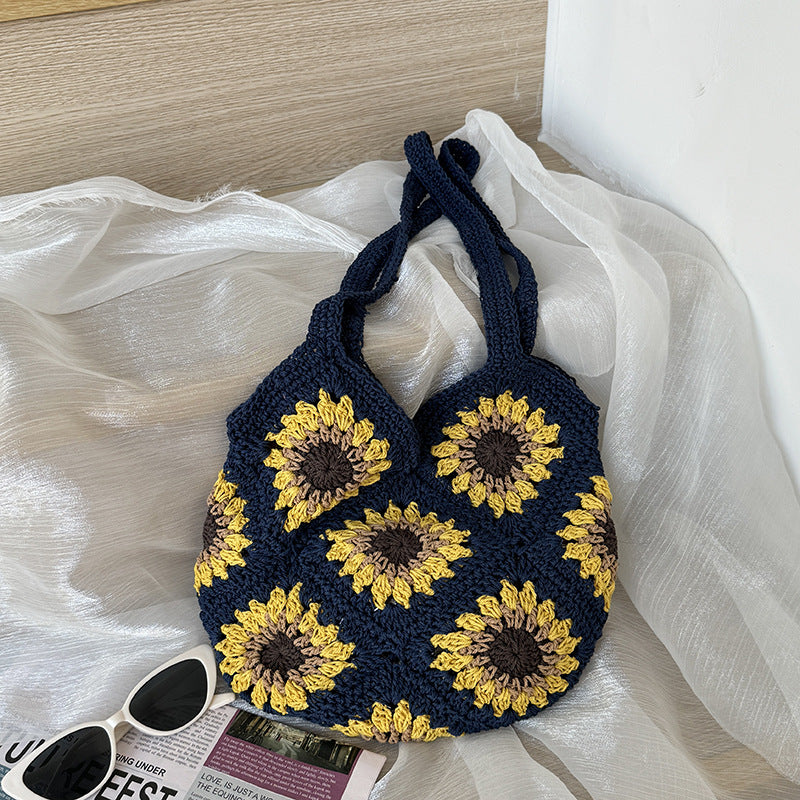 Grandmother's Elegant Flower Woven Women's Shoulder Bag