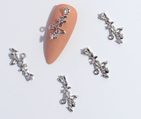 Nagelschmuck Zirkonia-Blume Quastenkette