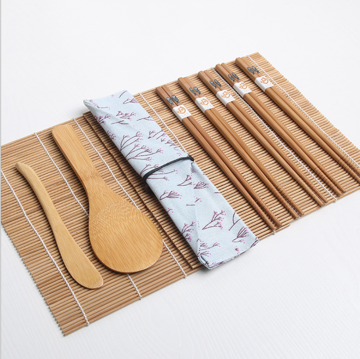 Conjunto de esteira para sushi, pauzinhos e colher
