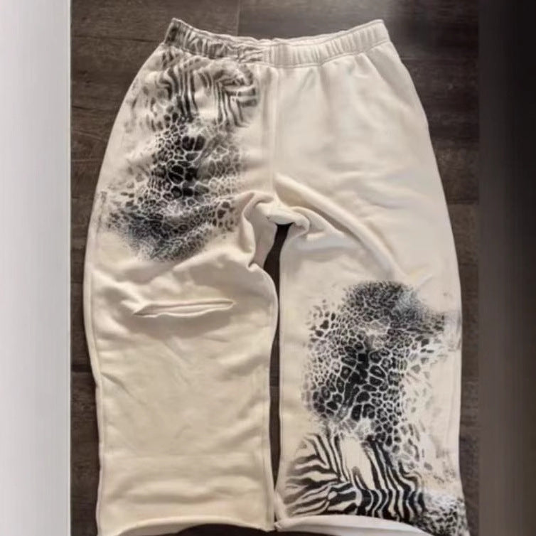 Lässige Herrenhose mit Leopardenmuster