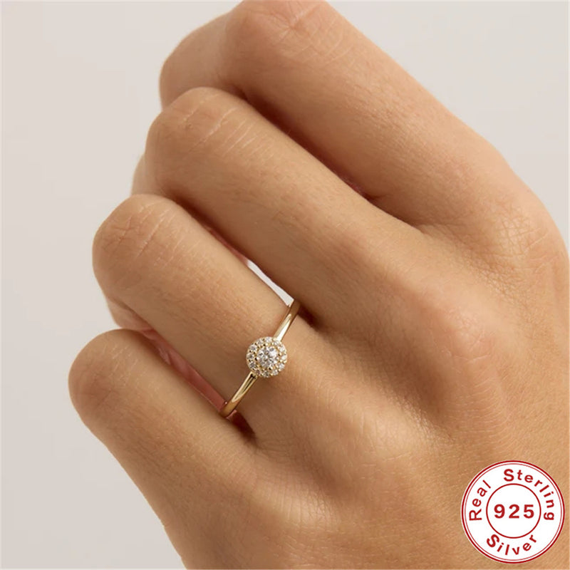 Anel Moissanite de Canto Arredondado Vento Ouro 18K
