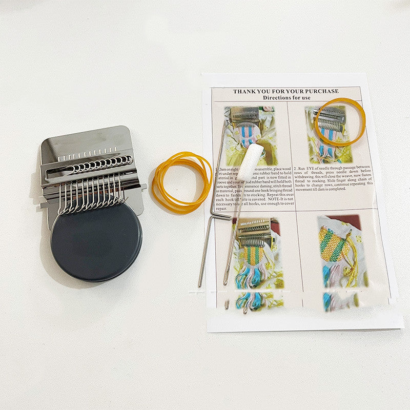 Kleine handgefertigte Strickmaschine ohne Nadel