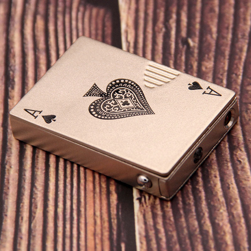 Isqueiro Insuflável Eletrónico À Prova de Vento com Design Criativo de Cartas de Jogar
