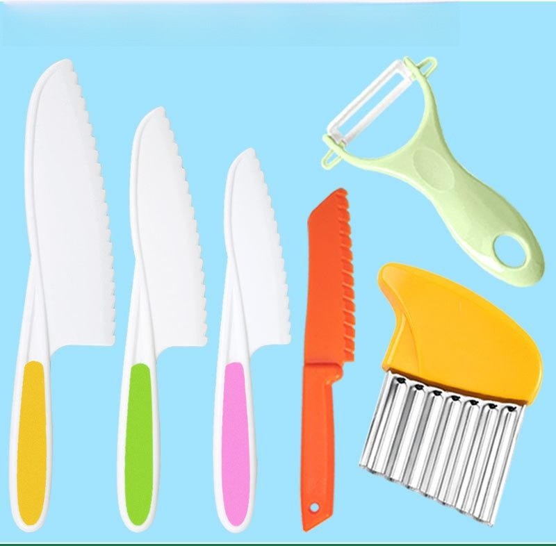 Wave Cutting Board Plastic Fruit Knife Set