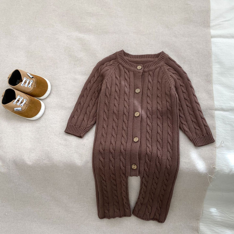 Fato de bebé em malha com torcidos feito à mão