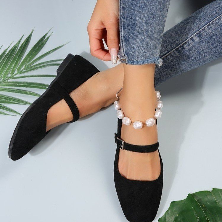 Sapatos femininos bordados de salto baixo e corte baixo