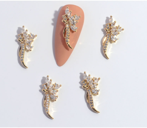 Nagelschmuck Zirkonia-Blume Quastenkette