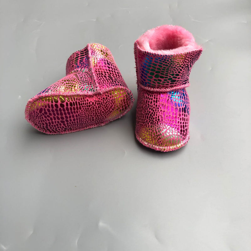 Botas para bebé com interior em pelo e sola macia antiderrapante
