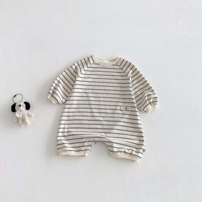Body de bebé de manga comprida às riscas, corte largo e versátil