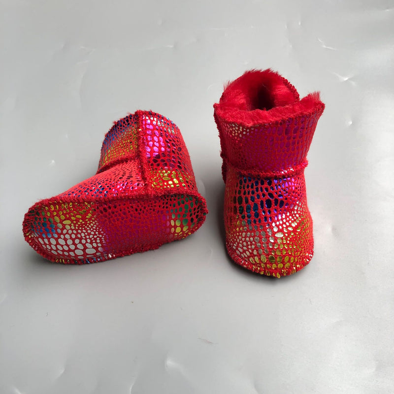 Botas para bebé com interior em pelo e sola macia antiderrapante