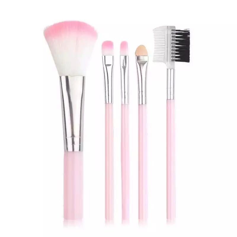 Makeup brushes