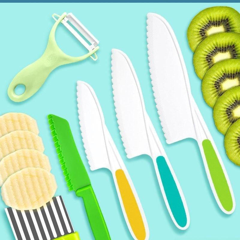Wave Cutting Board Plastic Fruit Knife Set