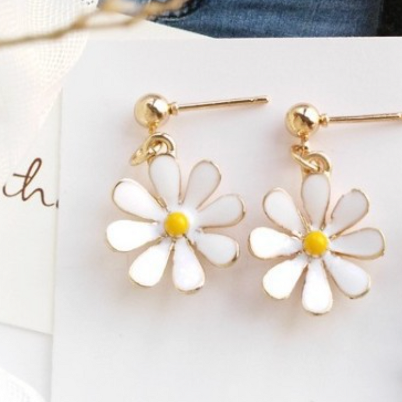 Temperament Little Daisy Earrings Korea Sweet Petal Flower Earrings